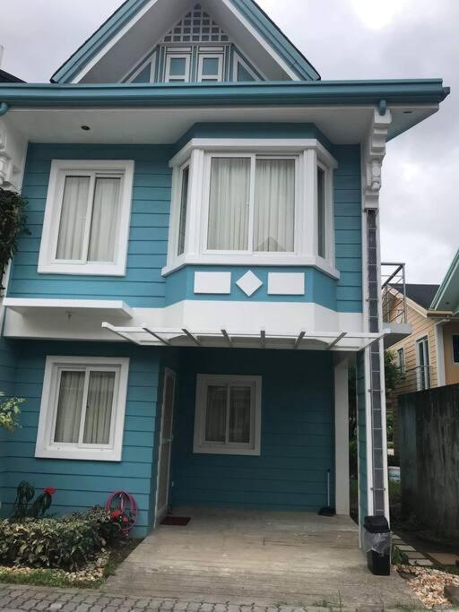 3 Bedrooms 3 Baths Victorian Style Townhouse Fully Furnished Batangas Esterno foto