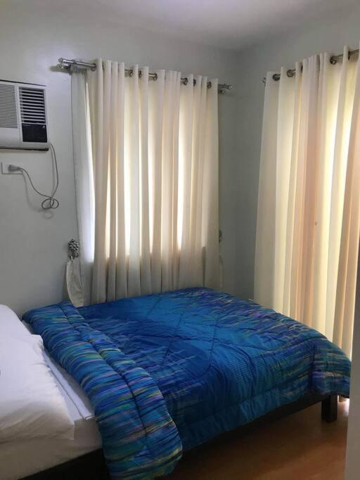 3 Bedrooms 3 Baths Victorian Style Townhouse Fully Furnished Batangas Esterno foto