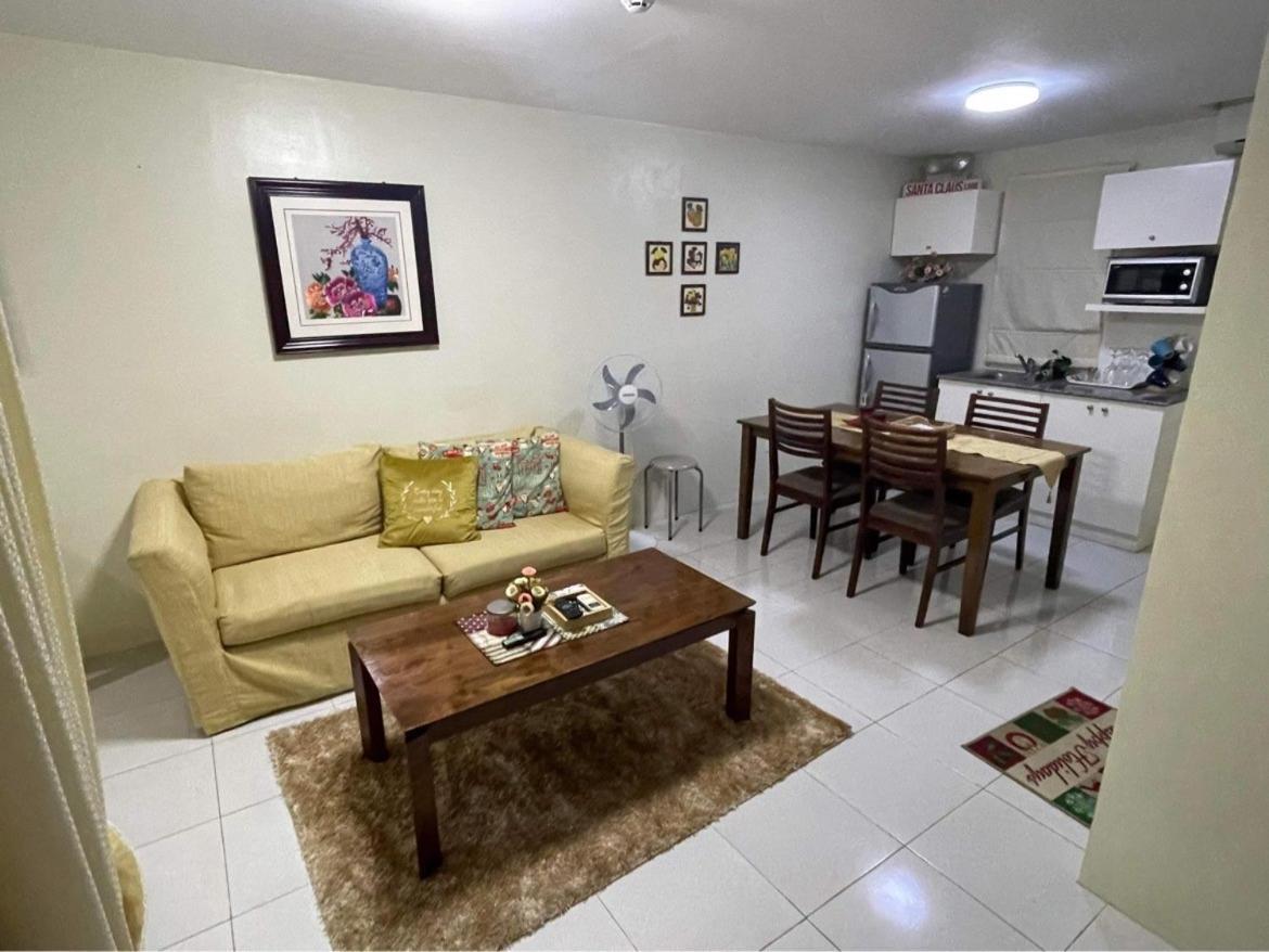 3 Bedrooms 3 Baths Victorian Style Townhouse Fully Furnished Batangas Esterno foto