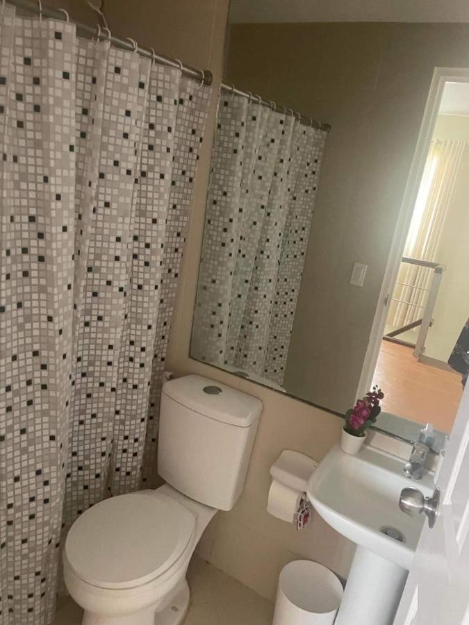 3 Bedrooms 3 Baths Victorian Style Townhouse Fully Furnished Batangas Esterno foto